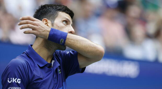 Djokovic, visto rifiutato: dovrà lasciare l'Australia