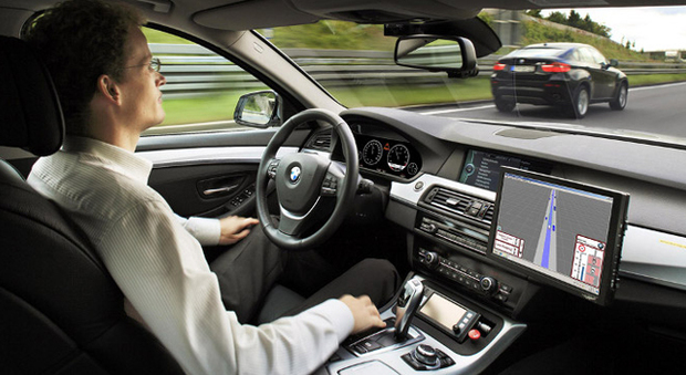 Test BMW sulla guida autonoma