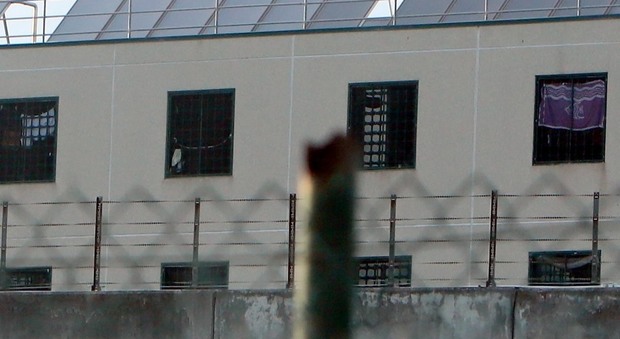 Carcere Santa Maria Capua Vetere, in rivolta detenuti reparto alta sicurezza