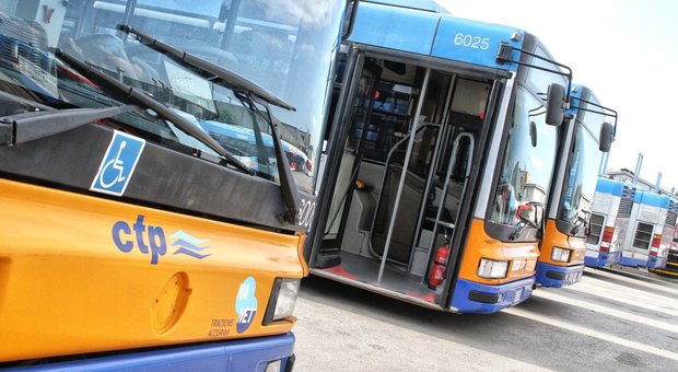 Ctp, le polizze sono scadute: gli autobus restano fermi in deposito