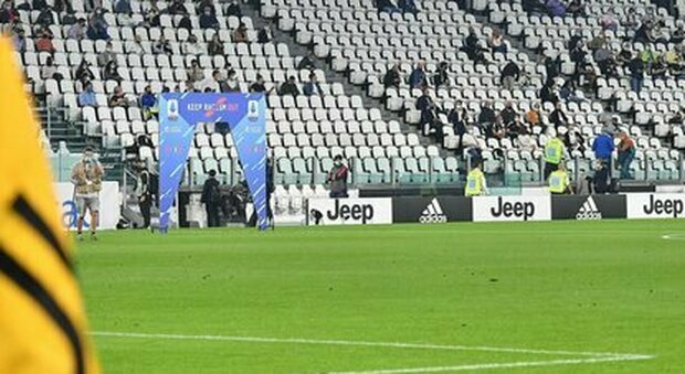Juve-Napoli, gli azzurri non sono partiti per Torino: in isolamento, rispettata decisione Asl. Si va verso 3-0 a tavolino