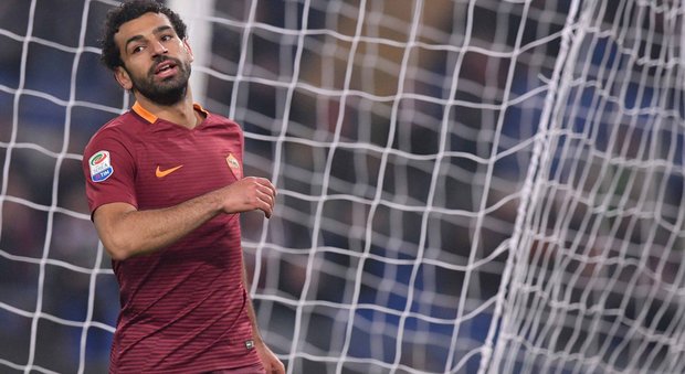 Roma, paura per Salah: contusione alla caviglia destra, derby a rischio