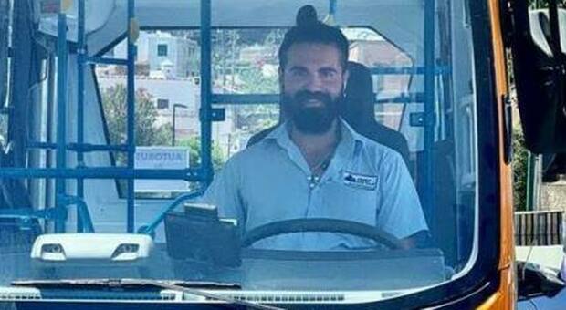 Bus precipitato a Capri, la compagna dell'autista Emanuele Melillo ha perso il bimbo di cui era in attesa