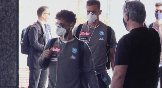 Napoli in viaggio verso la finale: gli azzurri in treno direzione Roma