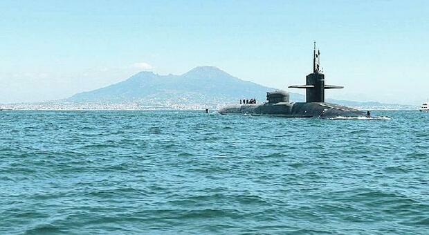 Il sottomarino USS Florida nel golfo di Napoli
