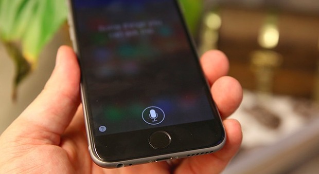 Il video che mostra quanto è facile entrare in un iPhone anche senza il codice di accesso