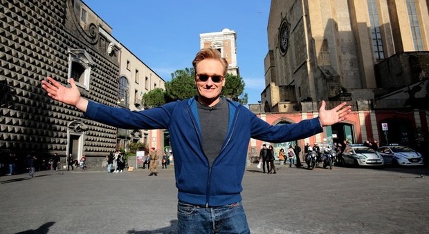Guest star di «Un posto al sole», tutti pazzi per Conan O'Brien