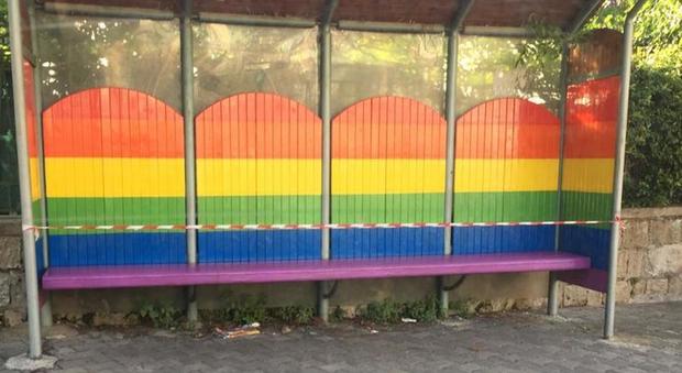 Pride 2020, Casamarciano comunità inclusiva: installate tre pensiline arcobaleno