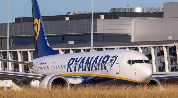Ryanair, «ipotesi di abuso di posizione dominante a danno di passeggeri e agenzie»: l'Antitrust apre un'istruttoria