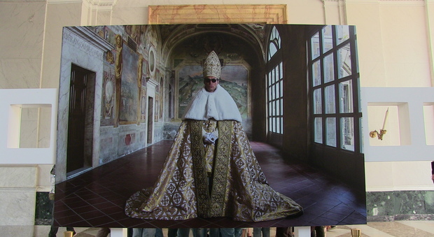 The Young Pope, a Palazzo Reale gli scatti dei retroscena | Video