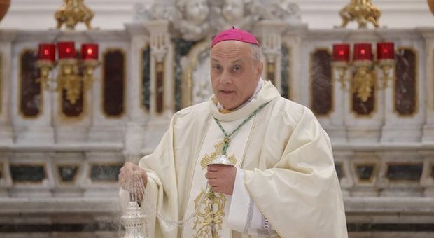 Il vescovo ausiliare di Napoli: «Da ingegnere a sacerdote, scelta di vita»