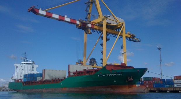 VENEZIA Le accuse al Governo a proposito del porto per la mancanza di decisioni