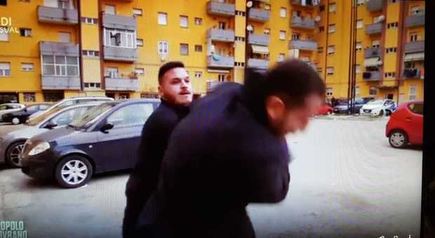 Pescara, aggressione alla troupe di Popolo Sovrano: due sotto accusa