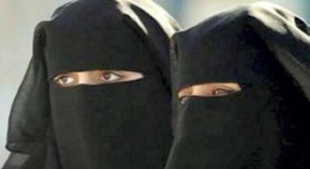 Comune vieta velo islamico: obbligo di mostrare il viso in parchi e uffici