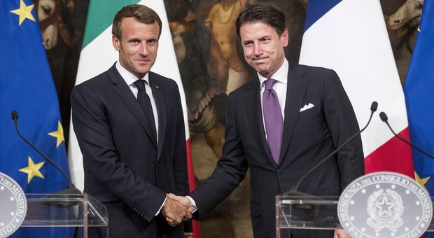 Macron a Roma, in corso bilaterale con Mattarella