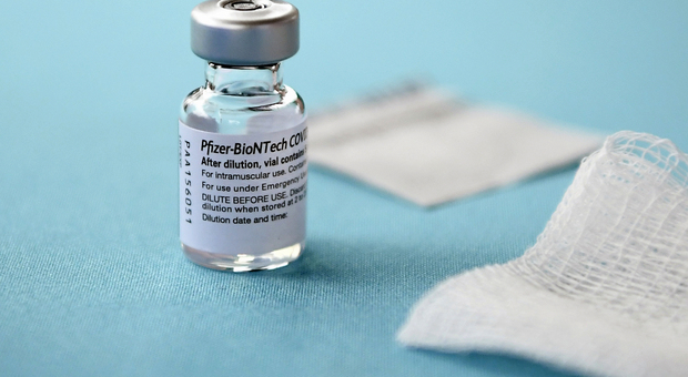 Pfizer annuncia la pillola anti Covid: «Arriverà nel 2022». A settembre vaccino anche per i bambini