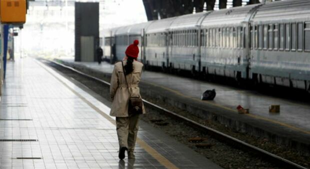 Stupro sul treno Milano-Varese, assolti i due giovani: «Non sono stati loro». I racconti choc delle ragazze