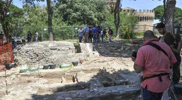 Ostia, scoperto mausoleo del III secolo con iscrizioni terribili e maledizioni