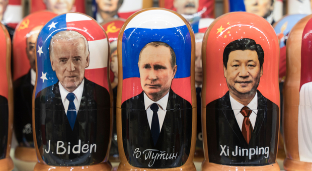 Matrioske con Biden, Putin e Xi Jinping