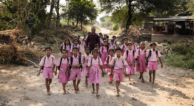 Banca Generali, gli scatti del fotografo Guindani in India per gli obiettivi dell'Agenda Onu