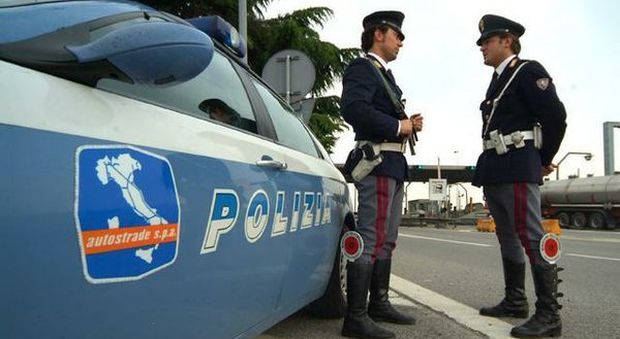 In viaggio con marijuana per 140mila euro: arrestato in autostrada un corriere pugliese