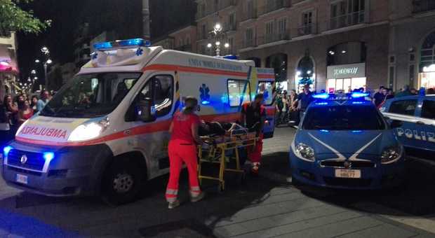 Napoli, donna picchiata in strada, medico la difende e viene malmenato