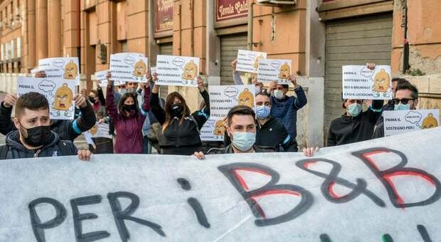 Affitti insostenibili e niente ristori, a Napoli scomparsi 10mila b&b
