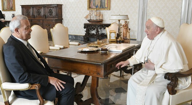 Il Papa incontra il capo della Mezzaluna Rossa. Israele: «Ha avuto un ruolo nei massacri del 7 ottobre»