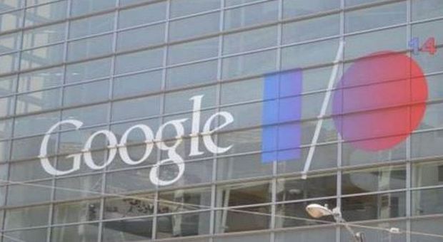Google porta Android in auto Tv, sfida a Apple e Amazon