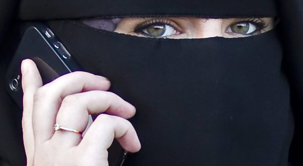 Arabia, addio divorzi segreti degli uomini: le mogli saranno avvisate da un sms