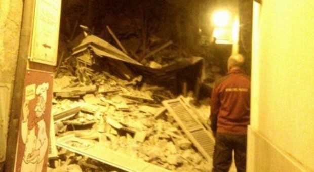 Palestrina, crolla palazzina in centro era stata sgomberata due giorni fa nessun ferito, vigili al lavoro