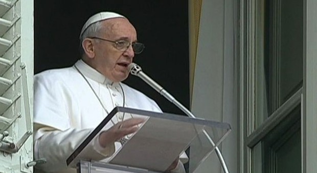 Il Papa all'Angelus: «Liberate padre Dall'Oglio e i vescovi rapiti»