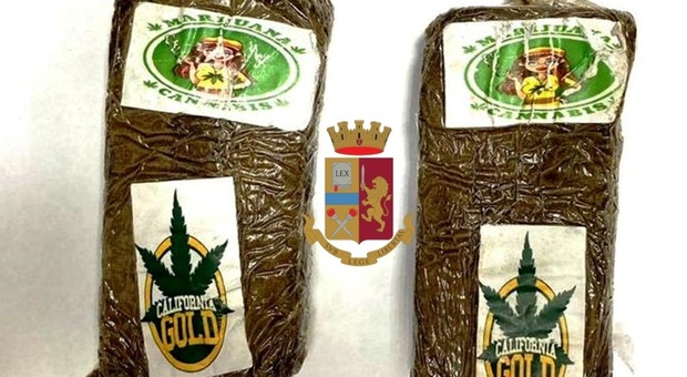 Spaccio di droga a Torre del Greco: arrestato con 200 grammi di hashish sotto il sedile dell'auto