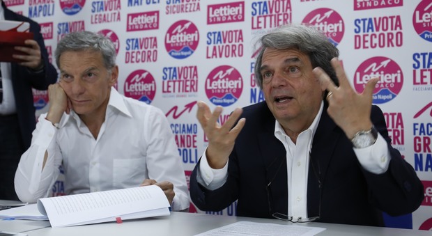 Lettieri: «Stipendio raddoppiato al manager di Napoli Servizi»
