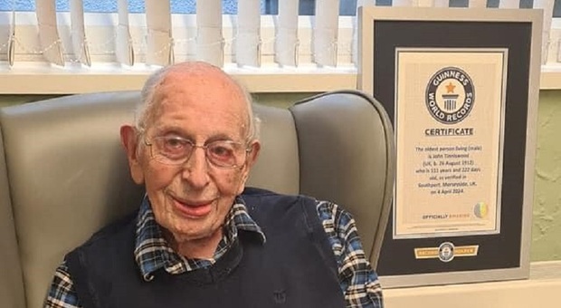 L'uomo più vecchio del mondo ha 111 anni, il segreto di lunga vita di John Alfred Tinniswood è più facile di quanto si possa pensare