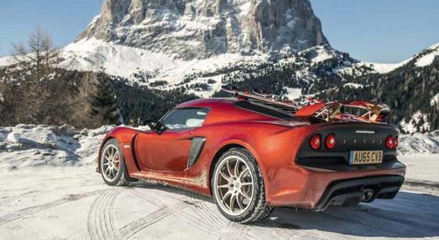Lotus, 007 e le magie d'Ampezzo: Cortina spopola con Top Gear