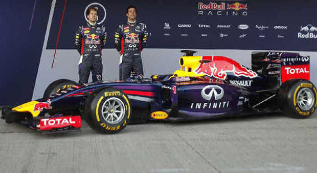 Il campione del mondo Vettel e il nuovo compagno Ricciardo con la Red Bull RB10