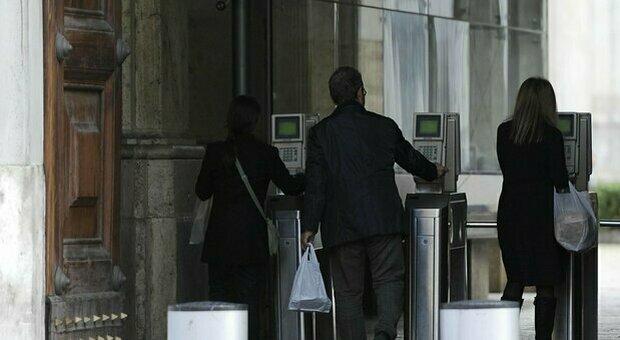 Statali, promozioni anche senza la laurea: nel nuovo contratto conta l esperienza
