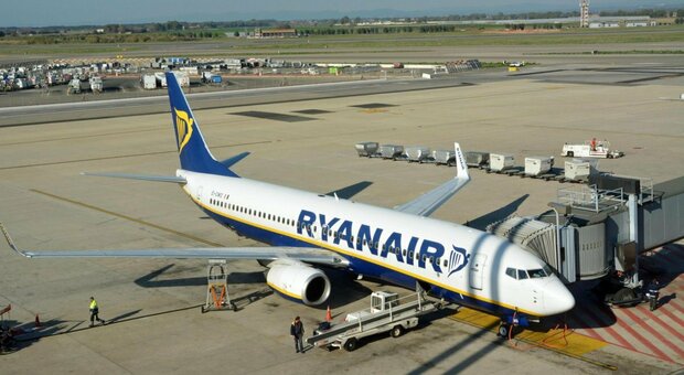 Ryanair cancella il volo, 54 ragazzini bergamaschi bloccati in Inghilterra dopo la vacanza studio
