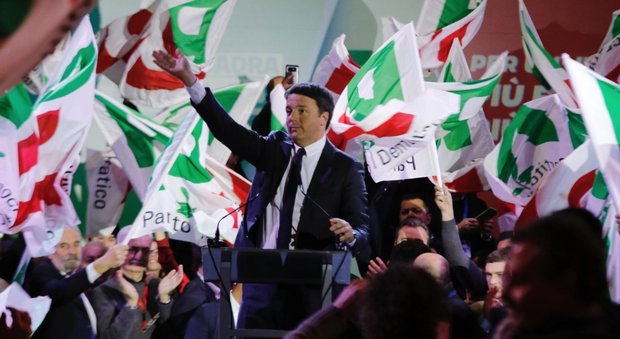 Premier, Renzi fa un passo di lato: «Ma resto segretario Pd fino al 2021»