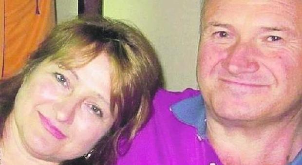 Napoli, omicidio-suicidio scoperto dopo 48 ore: «Sotto choc, erano una coppia felice»