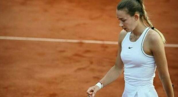 Sizikova, l’arresto nella sala massaggi al Roland Garros per aver "truccato" un game