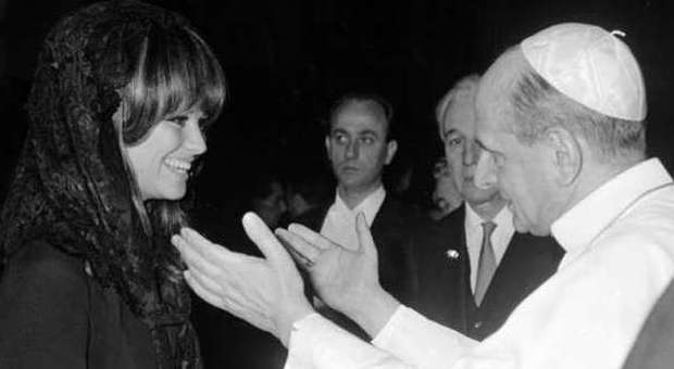 6 maggio 1967 Papa Paolo VI riceve le attrici Claudia Cardinale e Antonella Lualdi