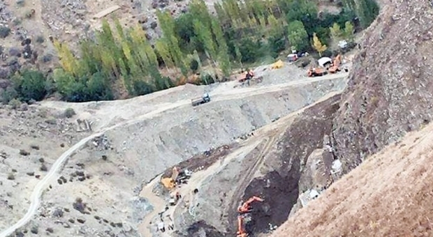 Miniera d'oro crolla, strage in Afghanistan: si teme che i morti siano cinquanta