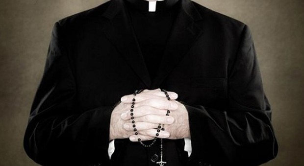 Molestie di preti su suore, boom di denunce. Religiosa racconta: «Io, abusata in confessionale»