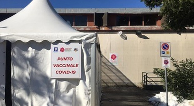 Covid, niente adesioni: chiudono 11 centri vaccinali in Irpinia