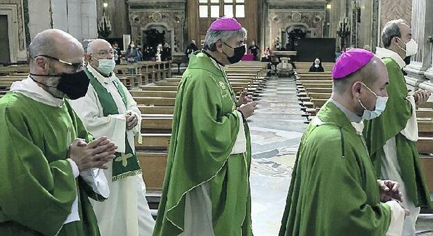Chiesa, No vax tra sacerdoti e catechisti e l'arcivescovo rilancia l'appello: fate i tamponi