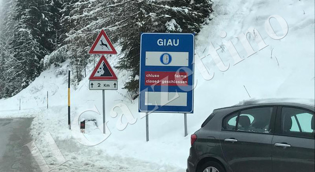 Maltempo, la situazione delle strade del Bellunese/La circolazione in Alemagna, chiusa la galleria di Segusino