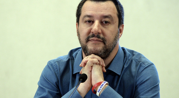 Diciotti, Salvini indagato: «Rischio da 3 a 15 anni, ma non ho paura»