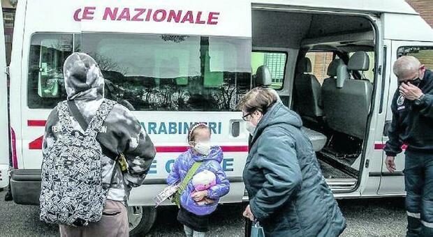Ucraina, l'odissea di nonna Zoryana: «In fuga a Roma con i miei nipotini»